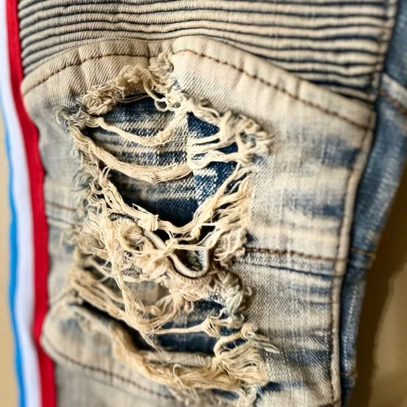 Gray Skinny Jeans with Red Accents - Picture 4 of 9